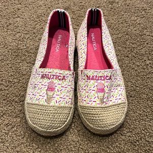 🌴 BUNDLE 5 FOR $25! 
Nautica girls slip on shoes size 11